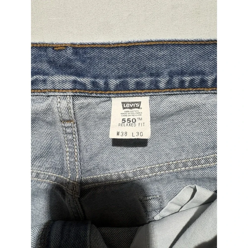Levi's 550 Relaxed Fit Jeans Men's 38x30 Light Wash Blue Denim Cotton Pants